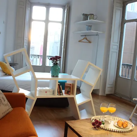 Apartment Life Calderon *